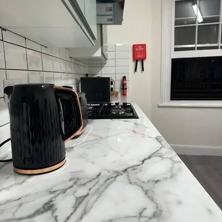 Apartment 2 • Double Bed In King's Cross