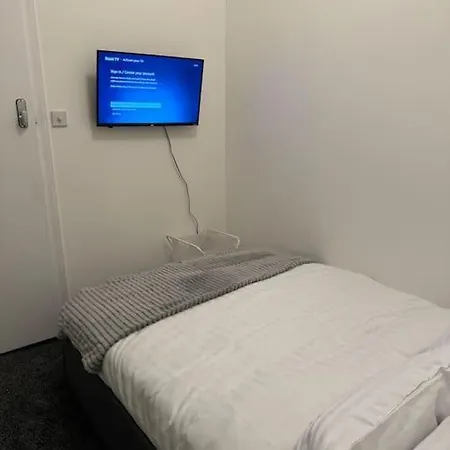 2 • Double Bed In King's Cross Apartment