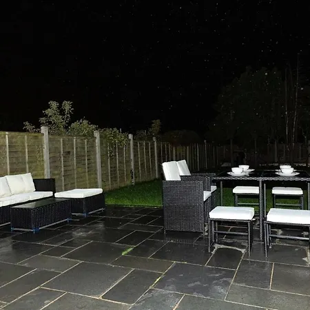 Holiday home Bonneville House, Private Jacuzzi And Modern Interior London
