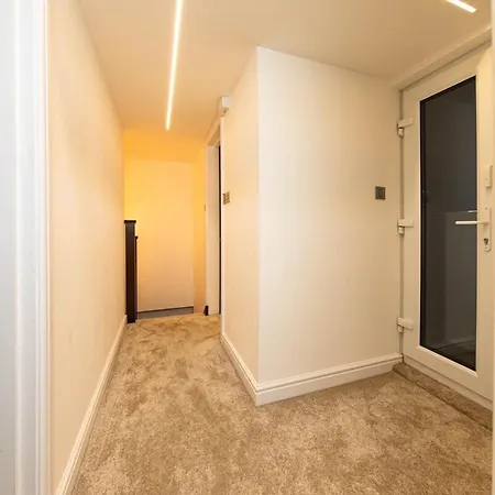 Bonneville House, Private Jacuzzi And Modern Interior London