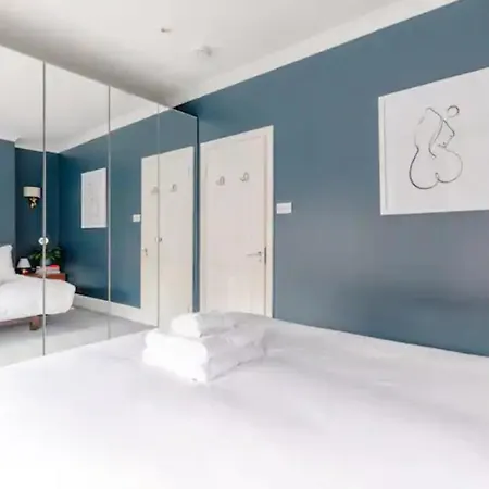 Holiday home Beautifully Designed 2bd House - By Queen's Park!