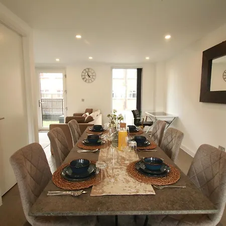 Ft6 Penthouse Apartment London