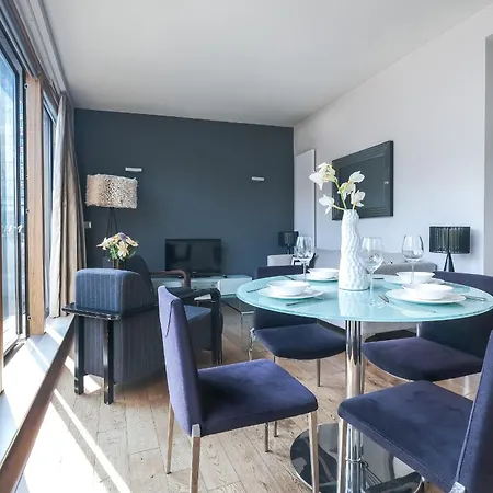 Servised On Artillery Lane Aparthotel 4*