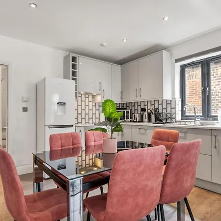 Luxurious Hidden Gem In Wandsworth Londen