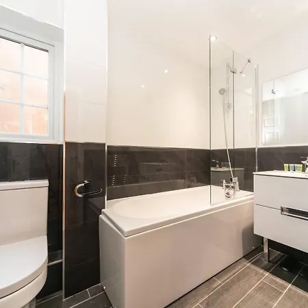 Holiday home Pass The Keys Gorgeous 4 Bedroom House Near Station Mins To London Sidcup