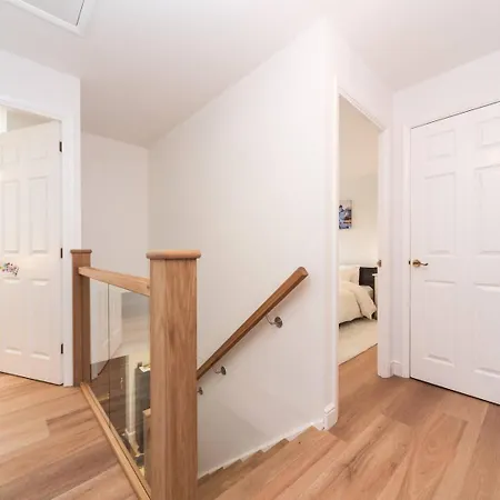 Pass The Keys Gorgeous 4 Bedroom House Near Station Mins To London * Sidcup