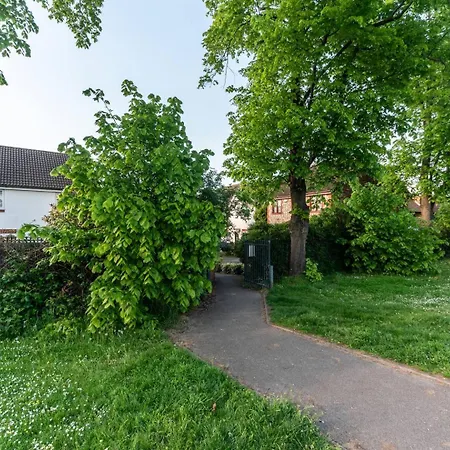 Pass The Keys Gorgeous 4 Bedroom House Near Station Mins To London *