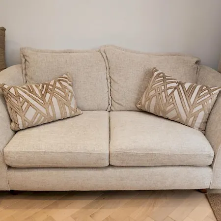 Pass The Keys Gorgeous 4 Bedroom House Near Station Mins To London Sidcup