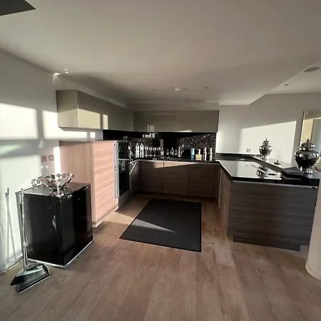 Penthouse In Canary Wharf *