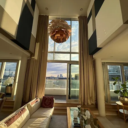 Penthouse In Canary Wharf
