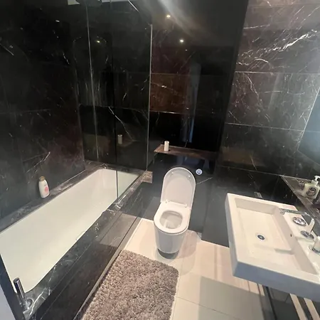 Penthouse In Canary Wharf Apartment *