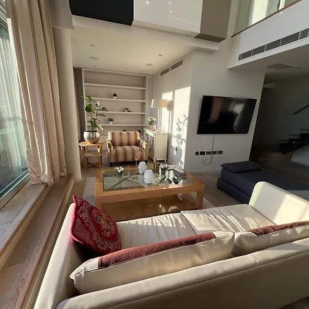 Penthouse In Canary Wharf