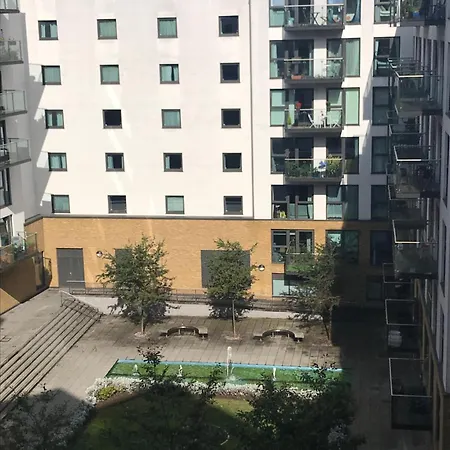 California Building Apartment London