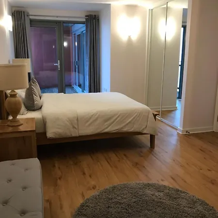 Apartment California Building London