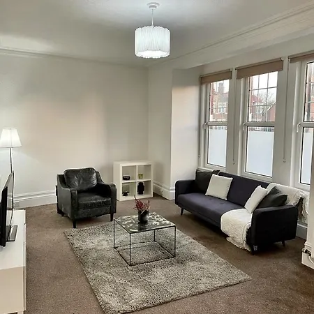 Large 2 Bedroom In A Great Location