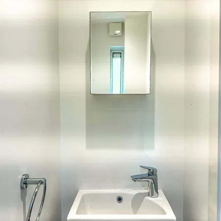 Apartment Charming 2-bedroom Flat With Private Balcony Near Islington Station, Canonbury London