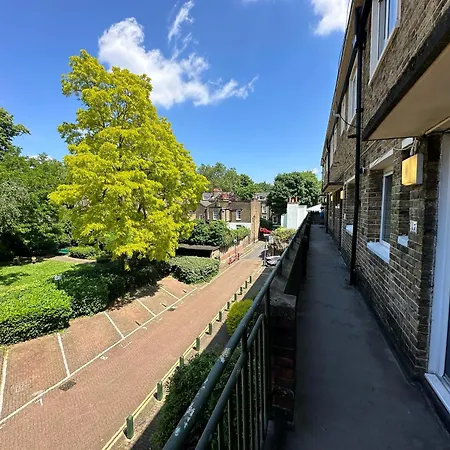 Apartment Charming 2-bedroom Flat With Private Balcony Near Islington Station, Canonbury London
