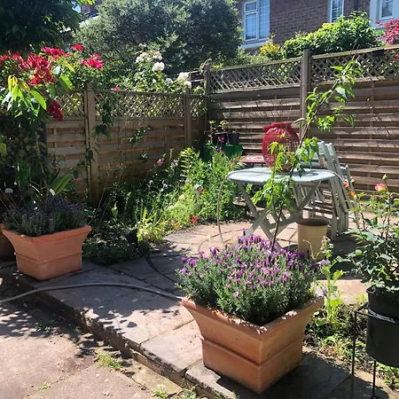 Unique Beautiful Peaceful Conservation Area - 20m To Town Homestay *
