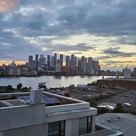 Apartment Modern 1-bed With Panoramic View In London