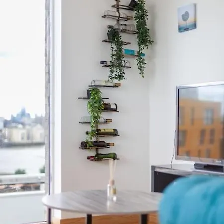 Apartment Modern 1-bed With Panoramic View In