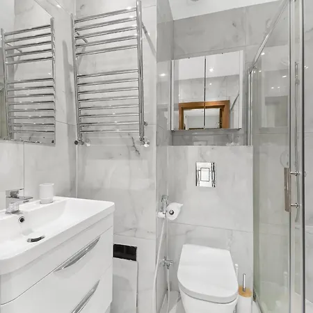 Apartment Elegance By The Park London