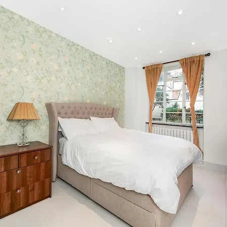 Apartment Elegance By The Park London