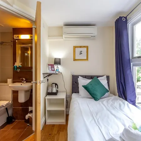 Coronation Hotel 3*