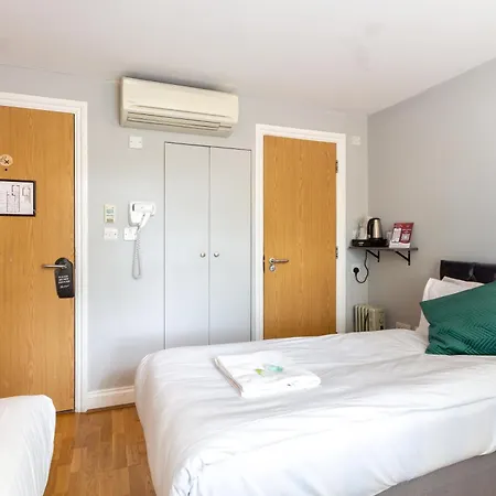 Coronation Hotel