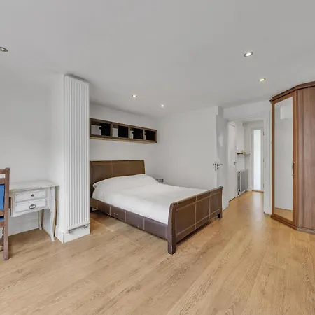 Mews House In Maida Hill With Free Parking London