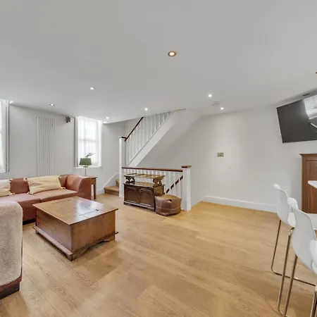 Holiday home Mews House In Maida Hill With Free Parking *