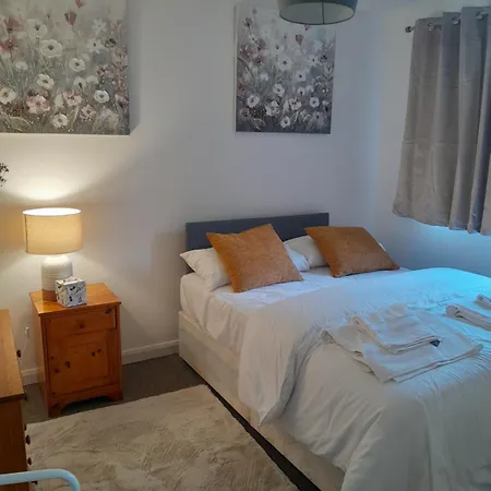 One Bedroom In Central Apartment