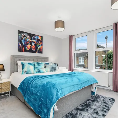 Holiday home Elegant Hither Family London