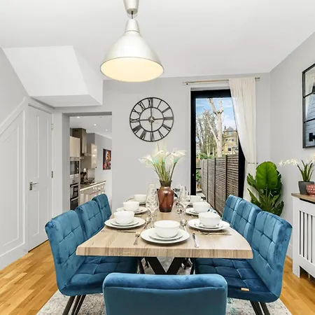 Holiday home Elegant Hither Family London