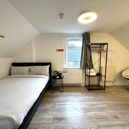 Sleeplicity London Heathrow Hotel