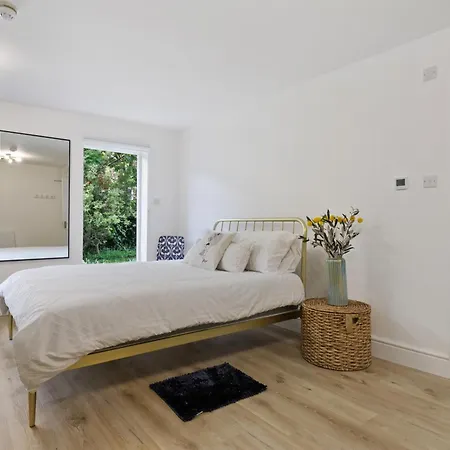 Finsbury Park Hotel