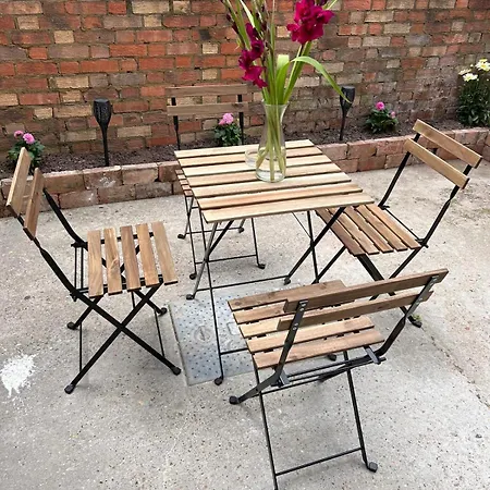 Mile End Apartment London
