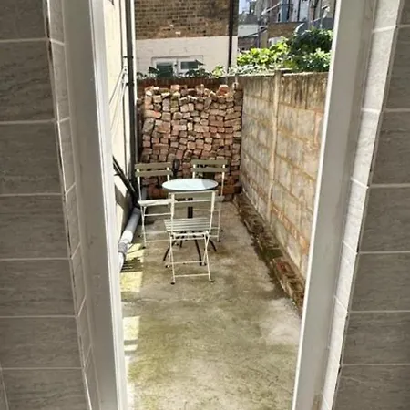 Mile End Apartment