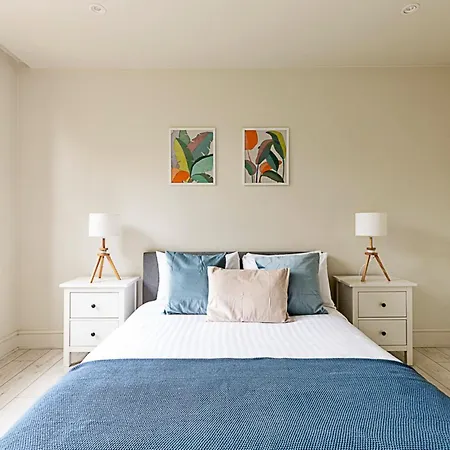 Apartment Stylish Riverside Retreat In