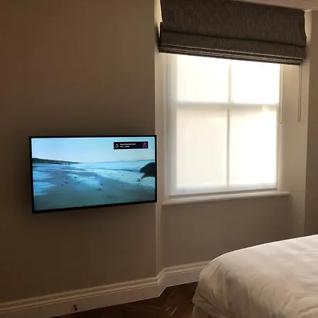 Sw6 Near London! A Double Bed And Private Bath