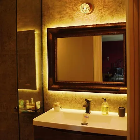 Designer With Spa And Magical Views 5 Bdr *