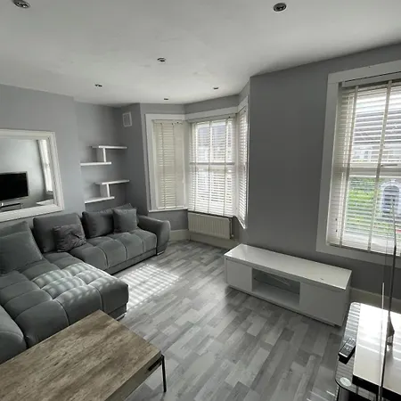 Apartment Large With Three London