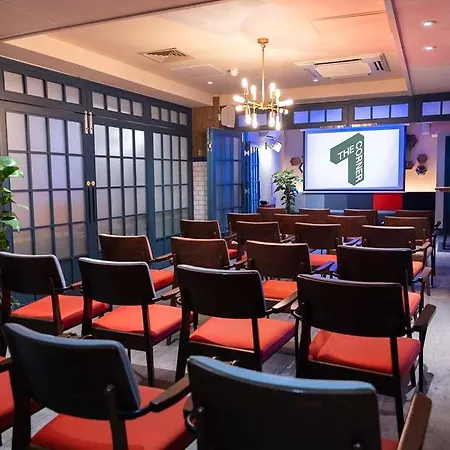 The Corner 3*