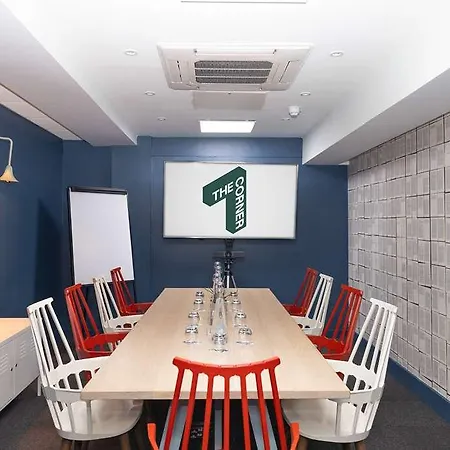 The Corner 3*