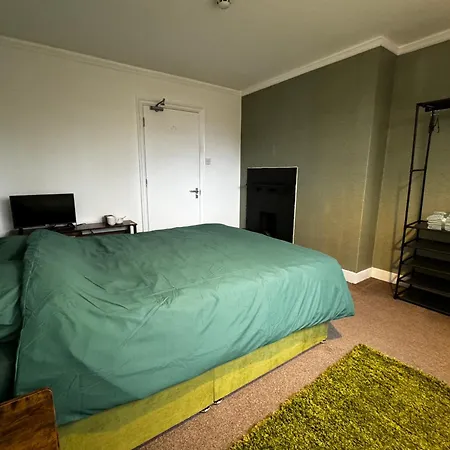 Inn The Airman Feltham