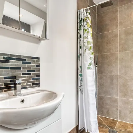 Luxurious Hidden Gem In Wandsworth Londen