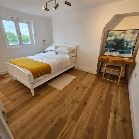Mia Residence, Waterloo 4bed Apa London