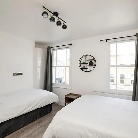 Camberwell - Stylish 4 Bed *