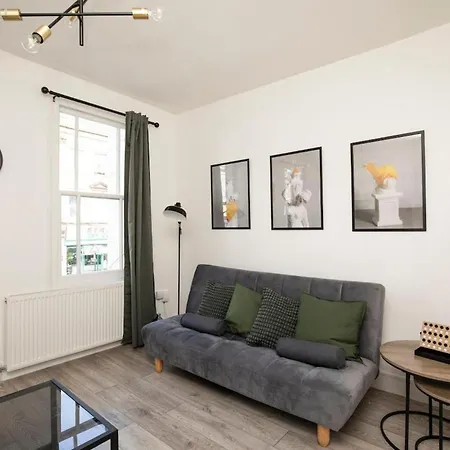 Apartment Camberwell - Stylish 4 Bed *
