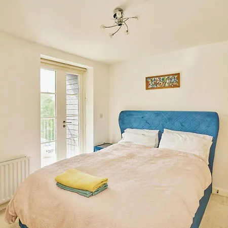 Apartment Amazing 2br Flat In With Balcony Croydon