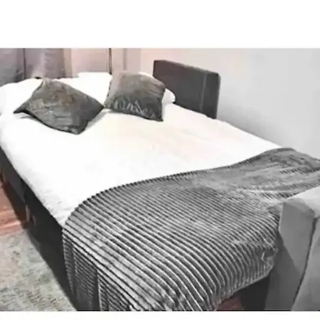 Excel & O2 Apartment *